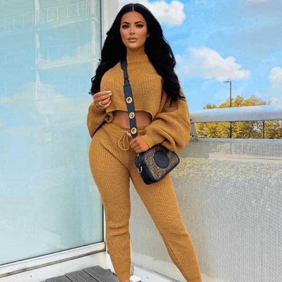 Lounge Set - Picture 2 of 4